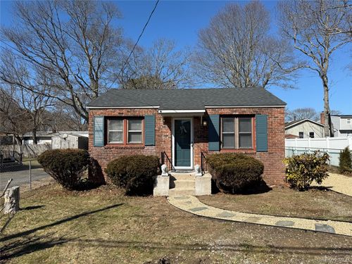 21 Sherwood Dr, Mastic Beach, NY, 11951-3207 | Card Image