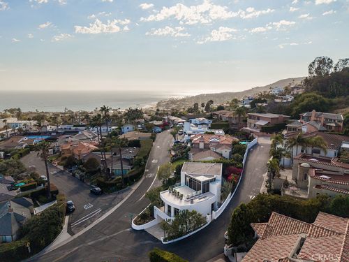 920 Skyline Dr, Laguna Beach, CA, 92651-1932 | Card Image