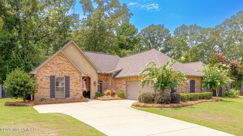 915 Timberton Dr, Pearl, MS, 39208-8639 | Card Image