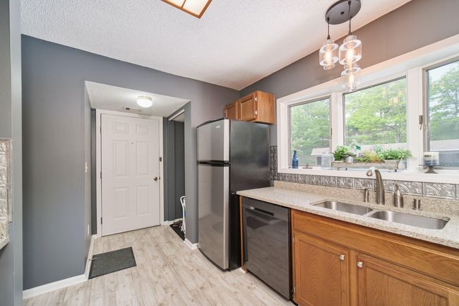 APT-8 - 317 5 Th Ave, Condo with 2 bedrooms, 1 bathrooms and null parking in Manistee MI | Image 6