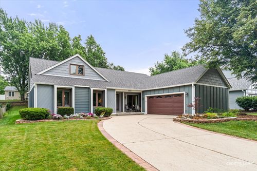 8409 Mending Wall Dr, Woodridge, IL, 60517-4519 | Card Image
