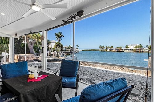 121 Jamaica Dr, NAPLES, FL, 34113-4007 | Card Image