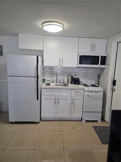 1-5712 Hollywood Blvd, Hollywood, FL, 33021-6350 | Card Image