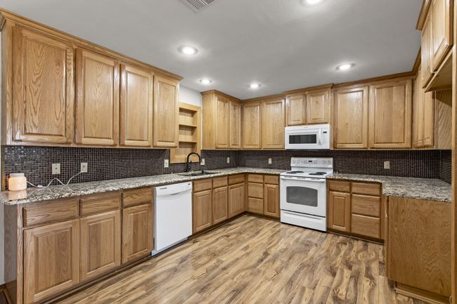 1004 Palamino Dr, House other with 4 bedrooms, 3 bathrooms and null parking in Leonard TX | Image 13