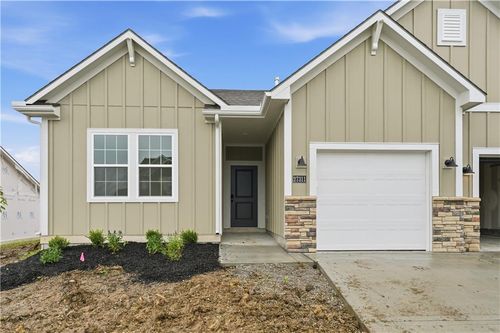 12408 S Acacia Dr, Lee's Summit, MO, 64086-2202 | Card Image