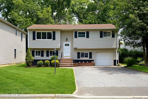 1608 Oakwood Rd, WALL TOWNSHIP, NJ, 07719-3136 | Card Image