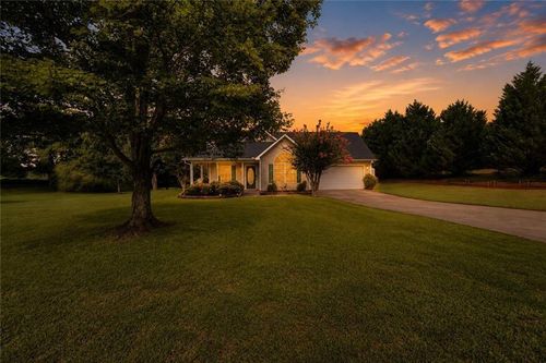 1130 Larkspur Dr, Locust Grove, GA, 30248-3182 | Card Image