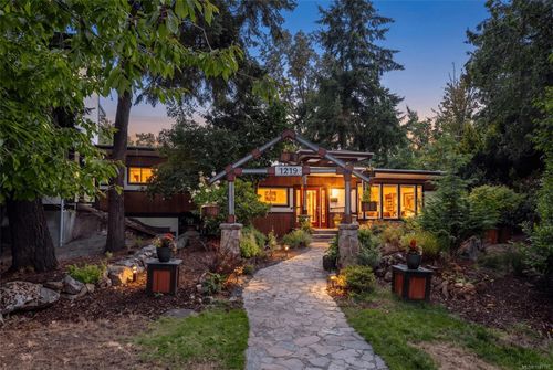 1219 Old Esquimalt Rd, Esquimalt, BC, V9A4X7 | Card Image
