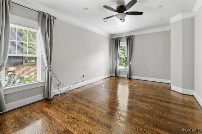 First floor primary, CF, en suite bath | Image 18