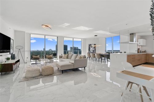 2002-17111 Biscayne Blvd, Aventura, FL, 33160-5180 | Card Image