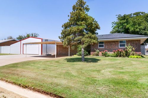 500 Gray, Stanton, TX, 79782-2062 | Card Image