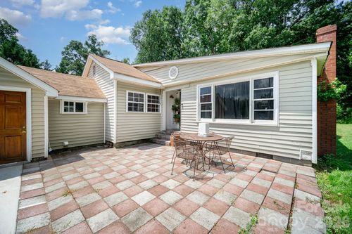 5331 Beam Lake Dr, Charlotte, NC, 28216-2768 | Card Image