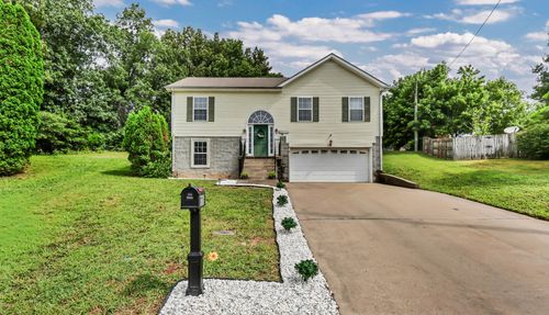 1116 Gunpoint Dr, Clarksville, TN, 37042-6775 | Card Image