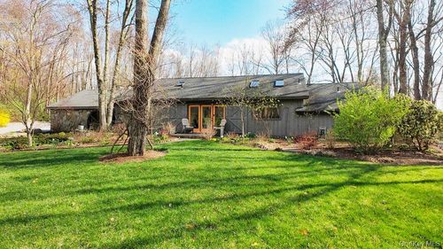 10 Denim Dr, Wappingers Falls, NY, 12590-6427 | Card Image