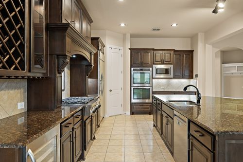 174 Estrella Xing, Georgetown, TX, 78628-6973 | Card Image