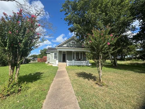 824 S Masonic St, Bellville, TX, 77418-2526 | Card Image