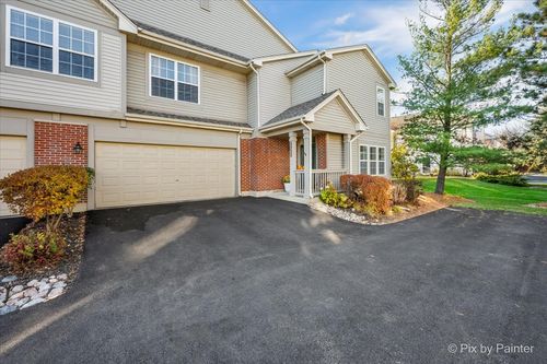 2232 Vanderbilt Dr, Geneva, IL, 60134-4704 | Card Image