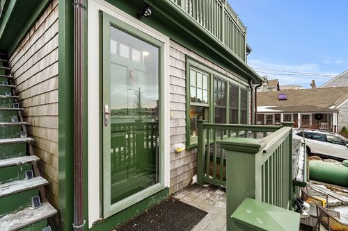 apt-d-1 Main St, Rockport, MA, 01966-1558 | Card Image