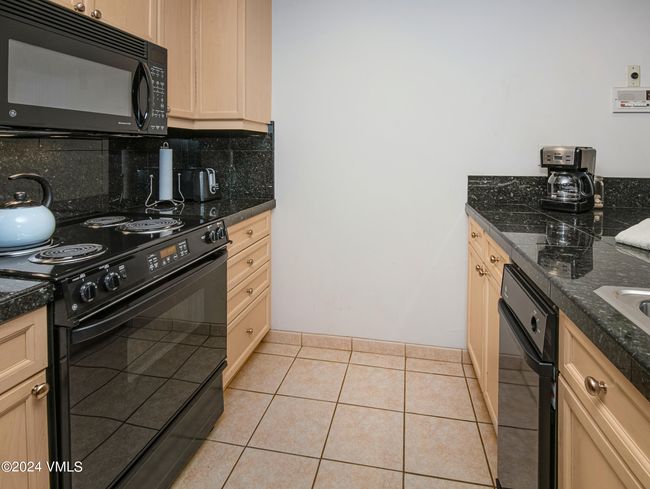 2313 - 1100 N Frontage Rd W, Condo with 2 bedrooms, 2 bathrooms and 1 parking in Vail CO | Image 5