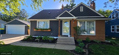 2236 Gardenette Dr S, White Bear Lake, MN, 55110-3830 | Card Image