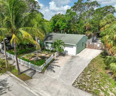 5009 Spruce Avenue, House other with 3 bedrooms, 2 bathrooms and null parking in West Palm Beach FL | Image 3