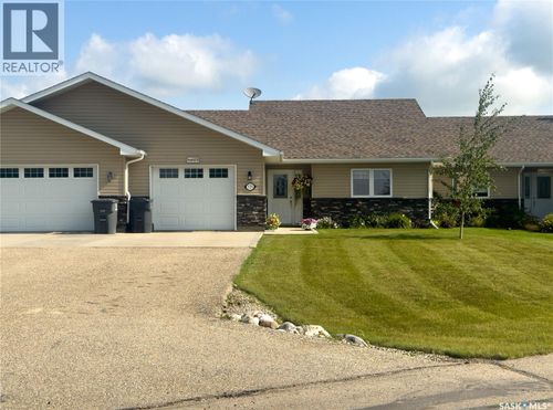 325 2 St S, Waldheim, SK, S0K | Card Image