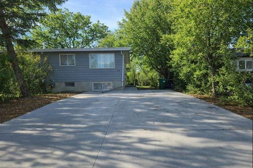 74 Carleton Pl W, Lethbridge, AB, T1K3X6 | Card Image