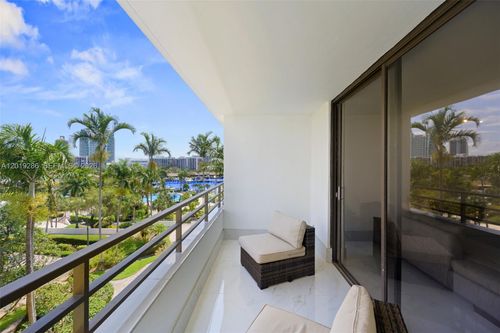 206-500 Three Islands Blvd, Hallandale Beach, FL, 33009-2837 | Card Image