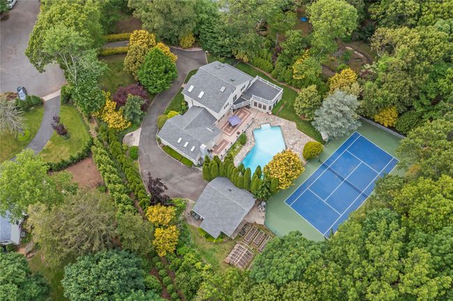 Drone / aerial view of a pool | Image 37