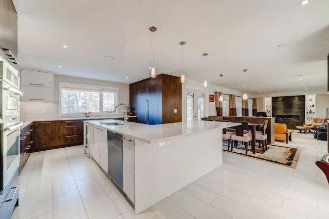 16 Silver Creek Place Nw, Home with 4 bedrooms, 3 bathrooms and 6 parking in Calgary AB | Image 9