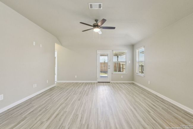 9626 Grand Via Blvd, House other with 3 bedrooms, 2 bathrooms and null parking in Converse TX | Image 6