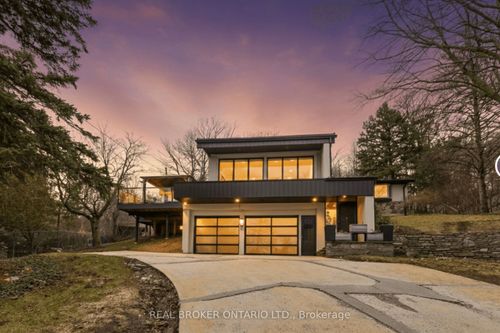 3 Chicopee Terr, Kitchener, ON, N2A1T2 | Card Image