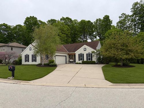 88 King Oak Court, Random Lake, WI, 53075 | Card Image