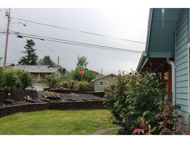 1783 View St, House attached with 3 bedrooms, 2 bathrooms and 2 parking in Myrtle Point OR | Image 8