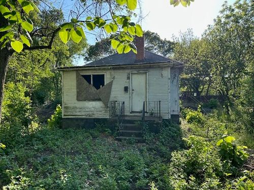 3912 Virginia St, Gary, IN, 46409-1735 | Card Image