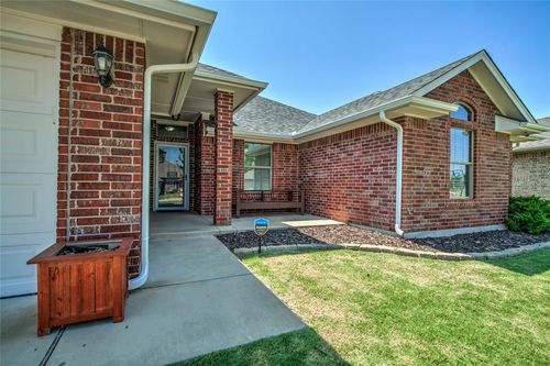 808 Canyon Drive, Yukon, OK, 73099 | Card Image