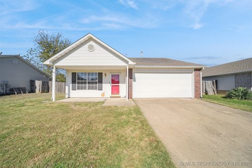 1012 22nd St, Claremore, OK, 74017-6213 | Card Image