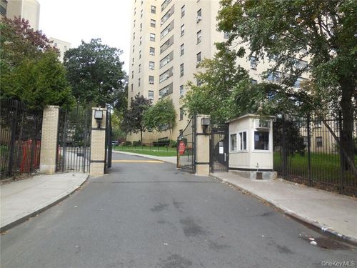apt-3d-4 Fordham Hill Oval, Bronx, NY, 10468-4718 | Card Image