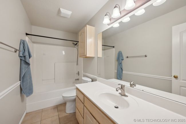 Guest bath | Image 16