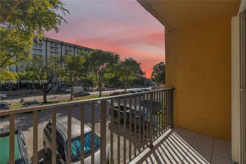 204-9-4709 Nw 7th St, Miami, FL, 33126-2261 | Card Image