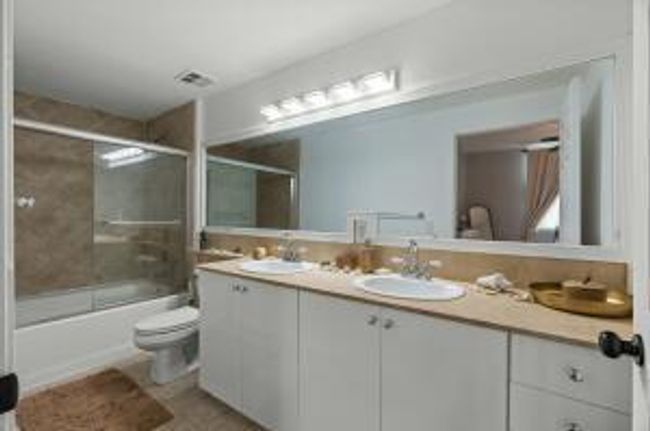 APT-406 - 804 E Windward Way, Condo with 2 bedrooms, 2 bathrooms and null parking in Lantana FL | Image 29