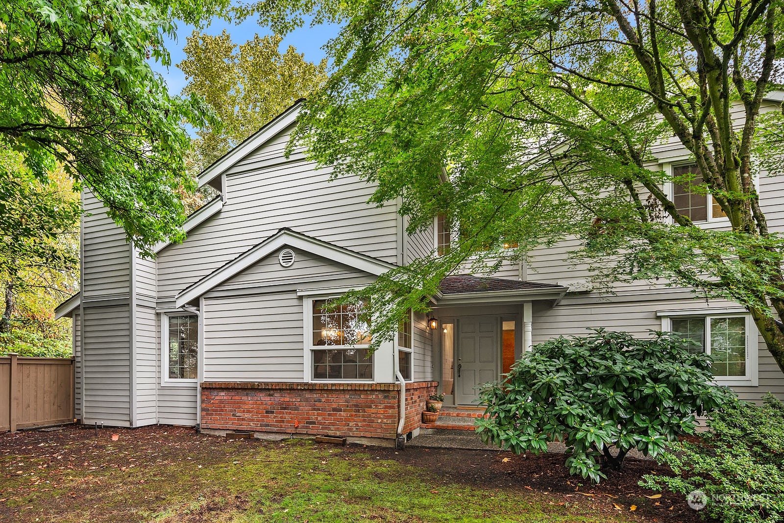 145th Pl, Bellevue, WA 98007