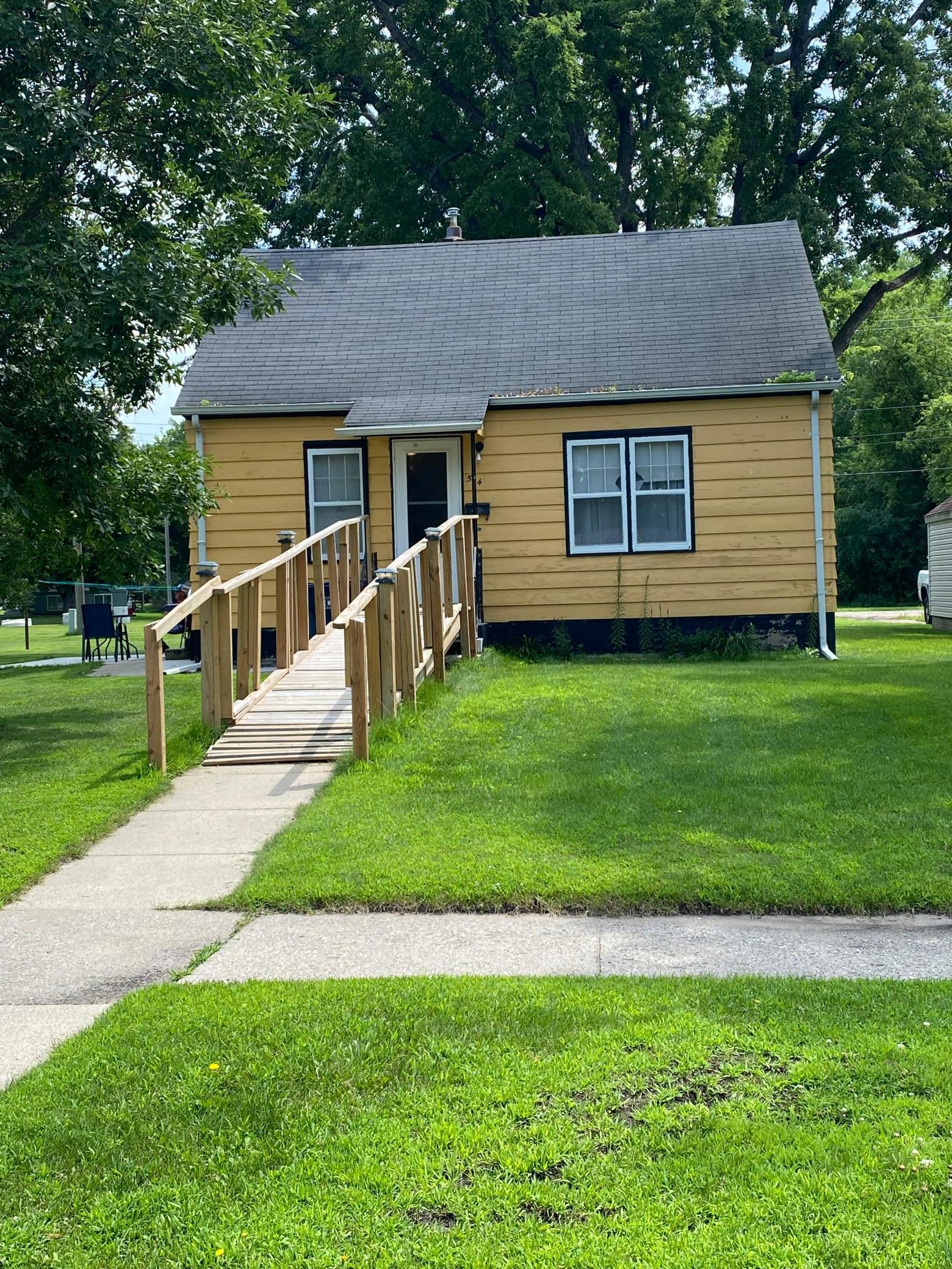 10th St, Benson, MN 56215