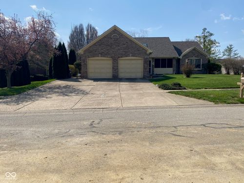 1019 Mount Vernon Dr, Greenwood, IN, 46142-4718 | Card Image