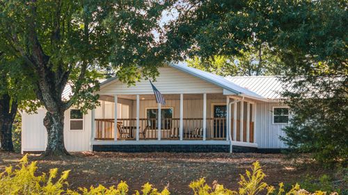 224 Red Pond Rd, Sweetwater, TN, 37874-5622 | Card Image