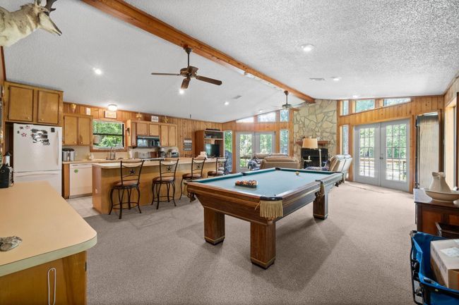 31 N Lakeview Dr, House other with 4 bedrooms, 2 bathrooms and 2 parking in Pointblank TX | Image 4