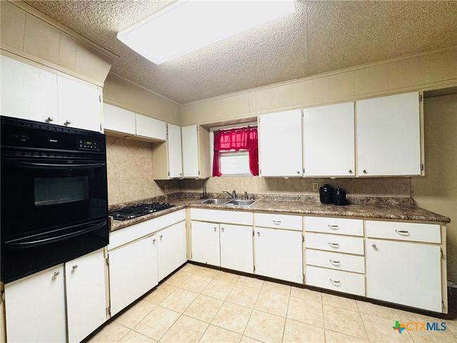 1112 Baldridge Dr, House other with 2 bedrooms, 1 bathrooms and null parking in Gatesville TX | Image 5