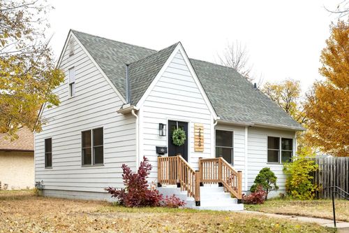 2820 50th Ave N, Minneapolis, MN, 55430-3330 | Card Image