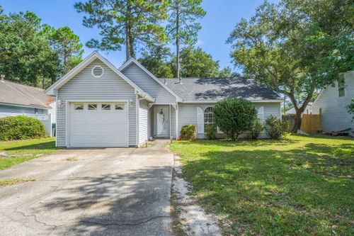 1057 Emerald Ln, Fort Walton Beach, FL, 32547-1449 | Card Image