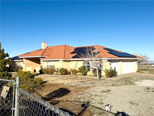 8225 Ailanthus St, Phelan, CA, 92371-7605 | Card Image